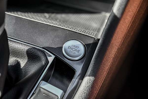 2024 Volkswagen Tiguan Wolfsburg Edition Allspace 5N
