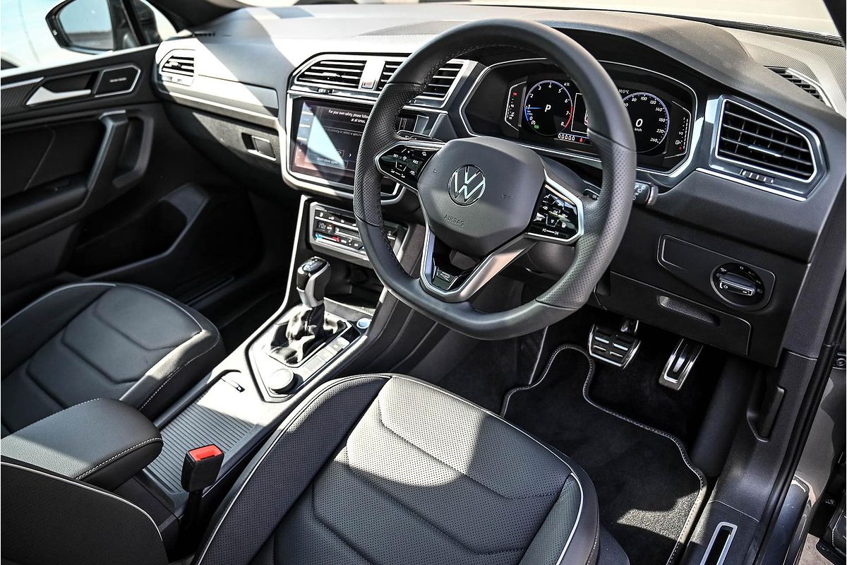 2024 Volkswagen Tiguan Wolfsburg Edition Allspace 5N