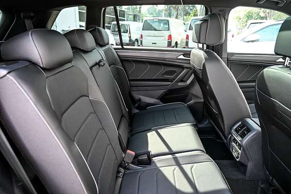 2024 Volkswagen Tiguan Wolfsburg Edition Allspace 5N