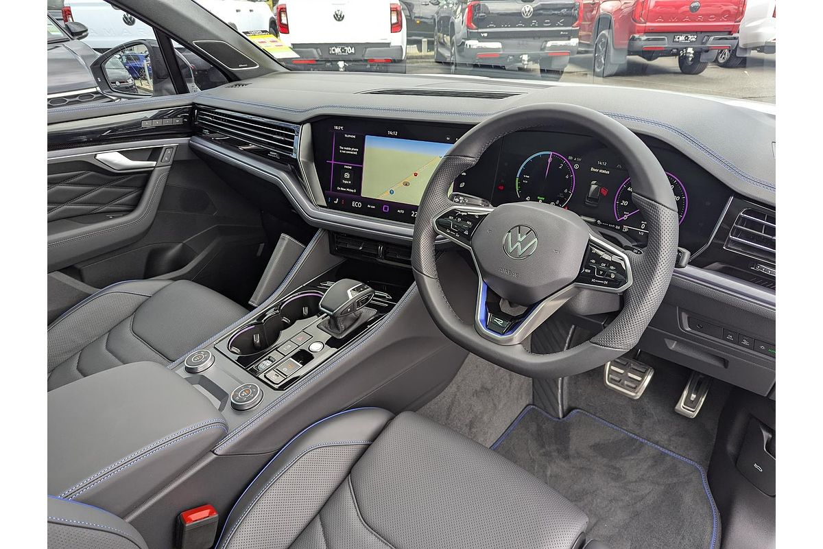 2024 Volkswagen Touareg R RC