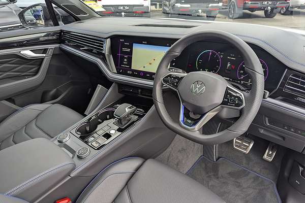 2024 Volkswagen Touareg R RC
