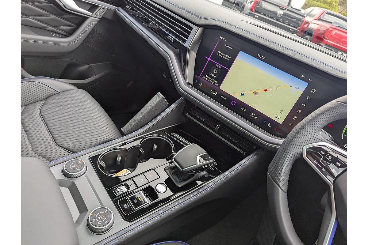 2024 Volkswagen Touareg R RC