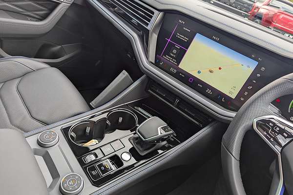 2024 Volkswagen Touareg R RC