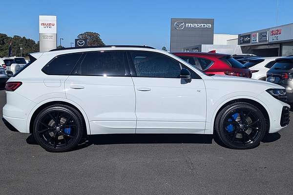 2024 Volkswagen Touareg R RC