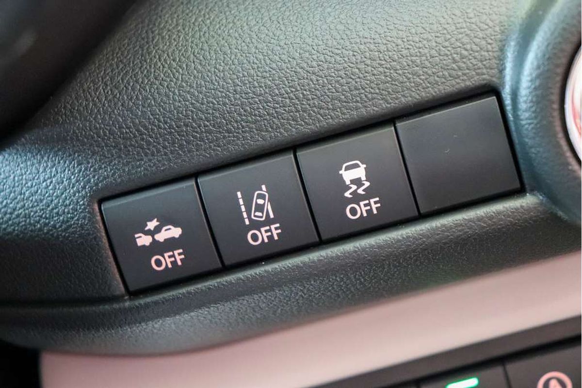2024 Suzuki Swift Hybrid Plus UZ