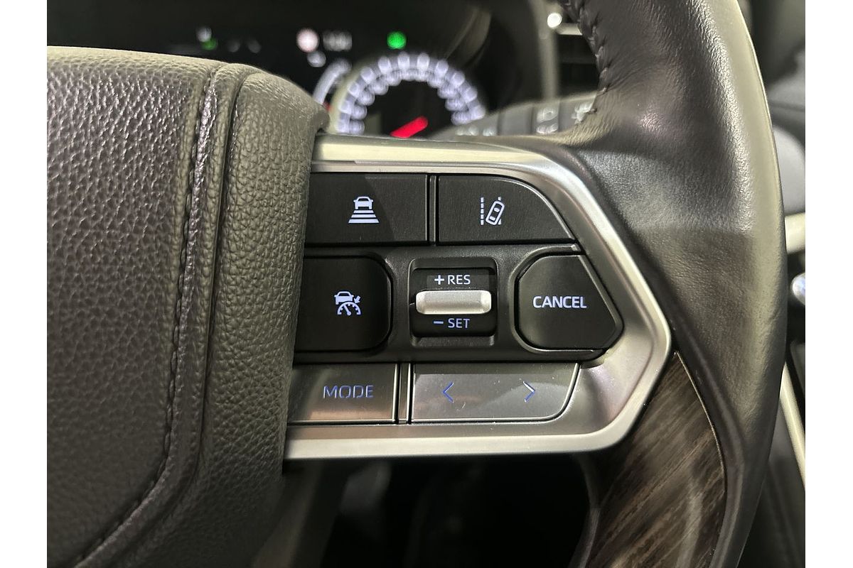 2023 Toyota Landcruiser Sahara FJA300R