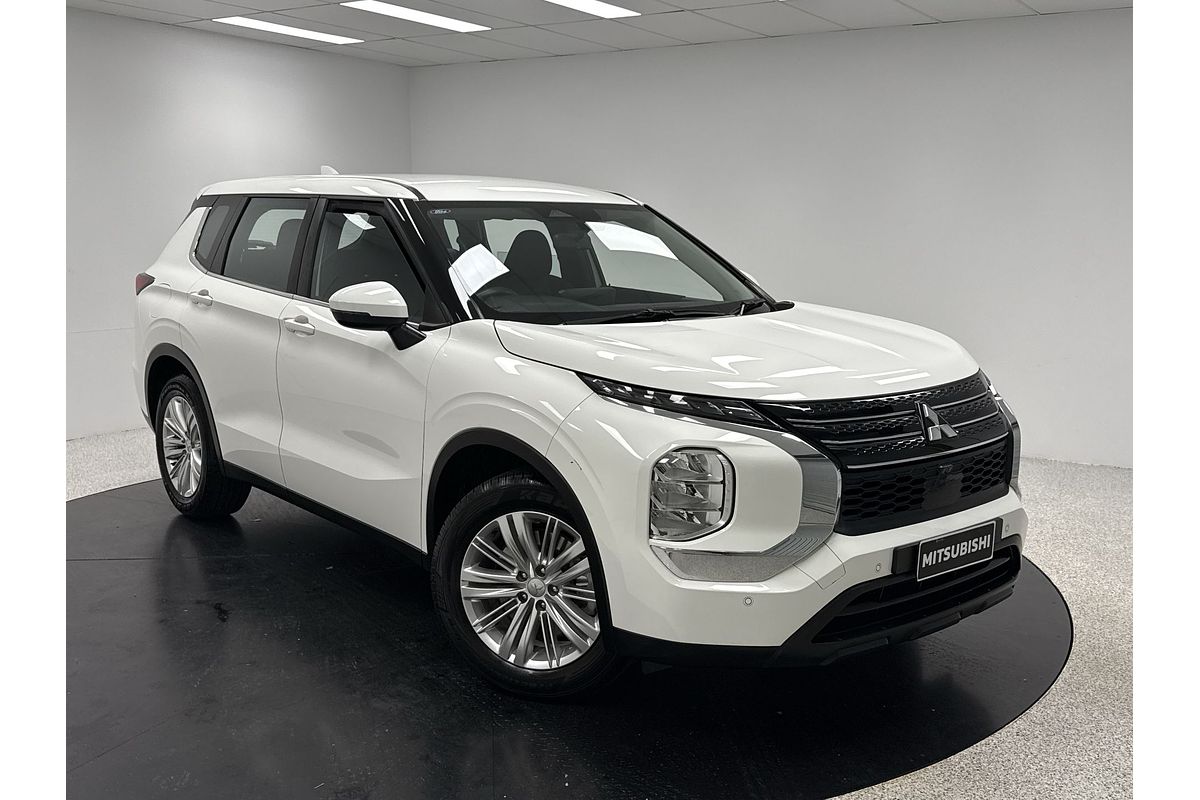 2022 Mitsubishi Outlander ES ZM