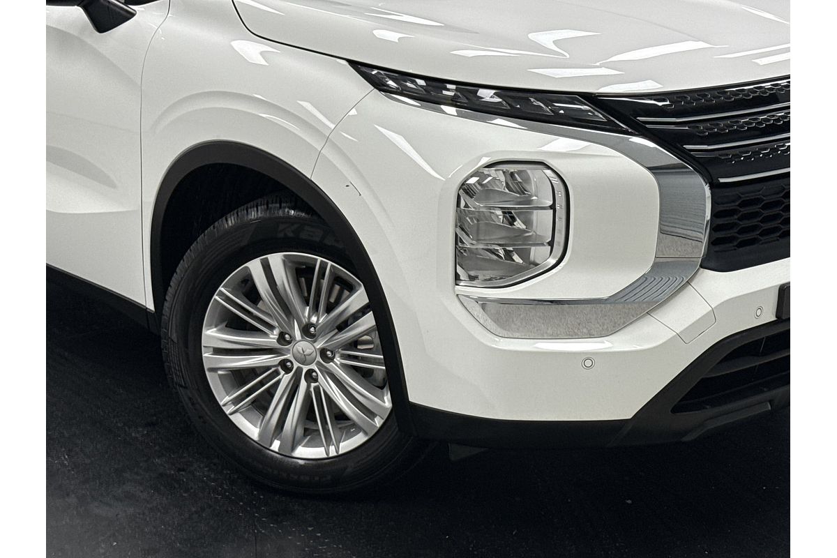 2022 Mitsubishi Outlander ES ZM