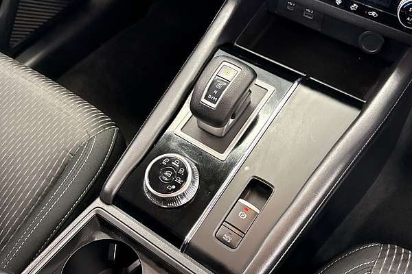 2022 Mitsubishi Outlander ES ZM