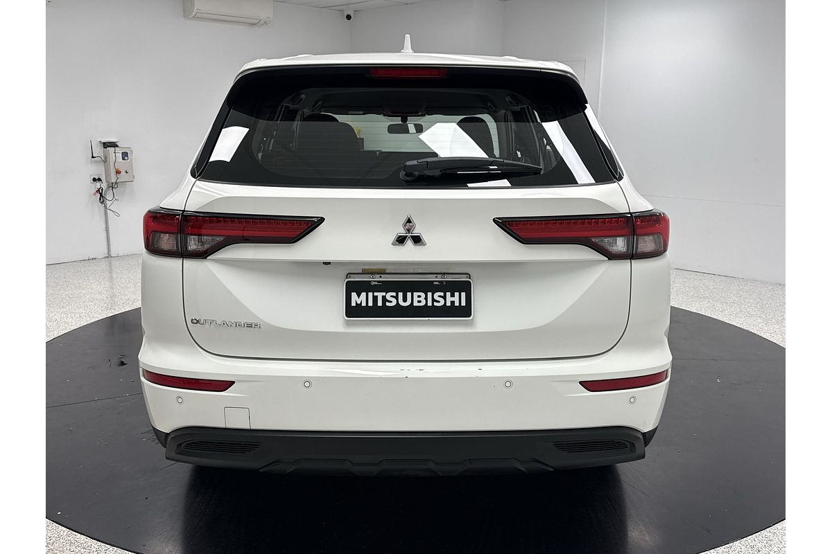 2022 Mitsubishi Outlander ES ZM