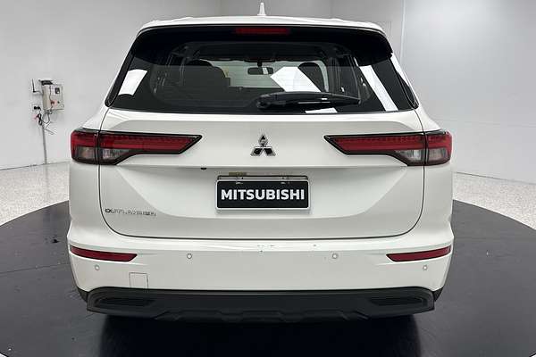 2022 Mitsubishi Outlander ES ZM