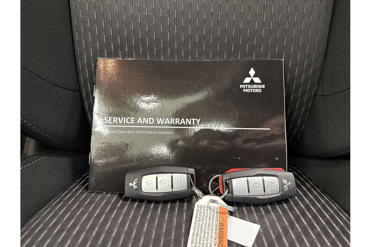 2022 Mitsubishi Outlander ES ZM
