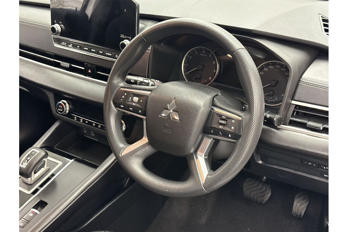 2022 Mitsubishi Outlander ES ZM