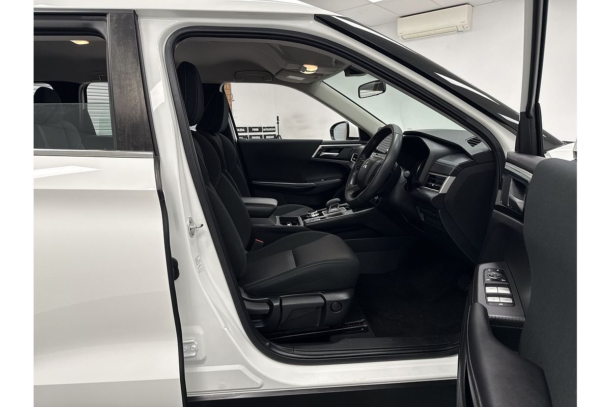 2022 Mitsubishi Outlander ES ZM