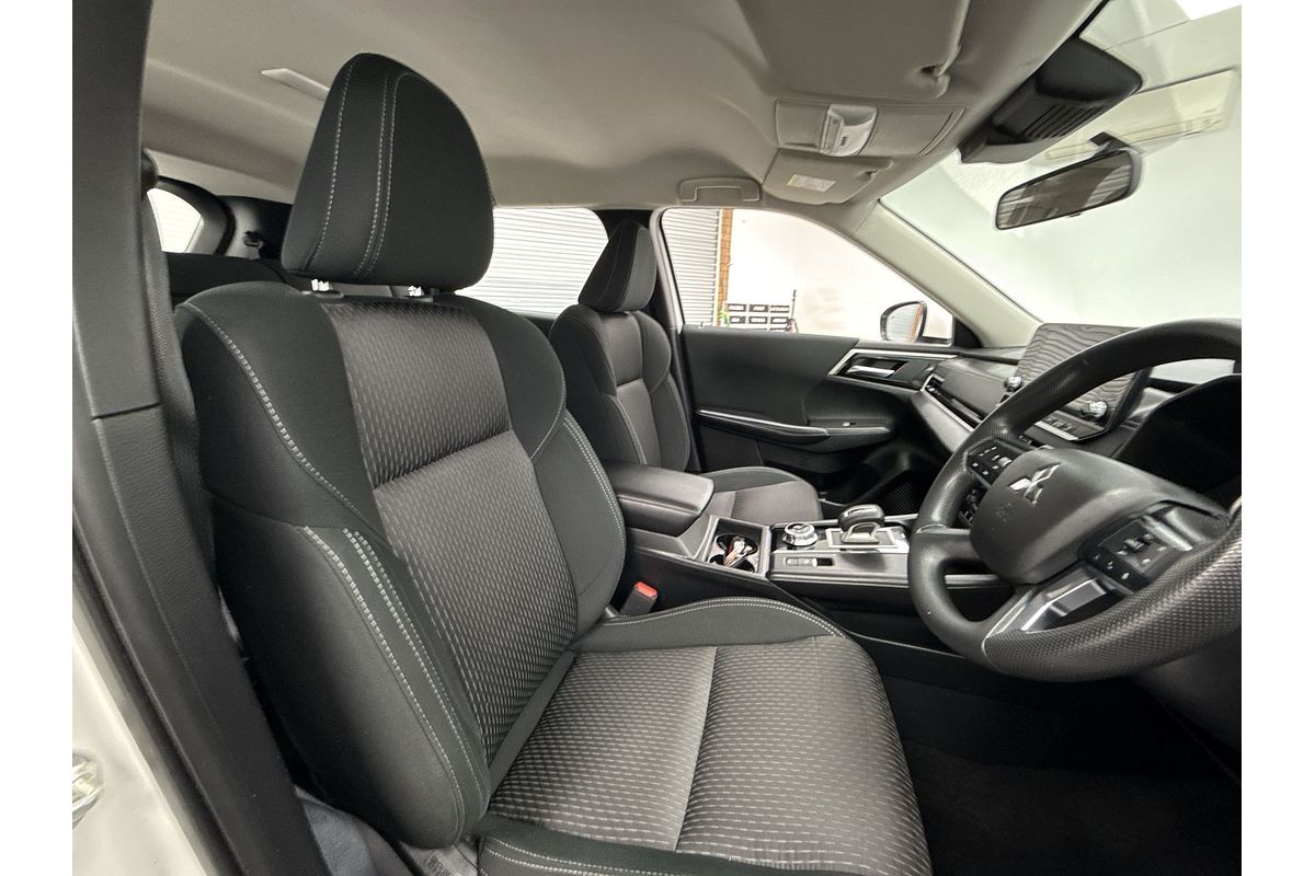2022 Mitsubishi Outlander ES ZM