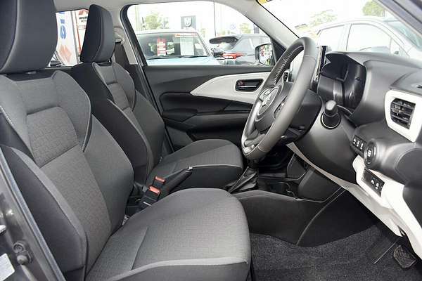 2024 Suzuki Swift Hybrid Plus UZ