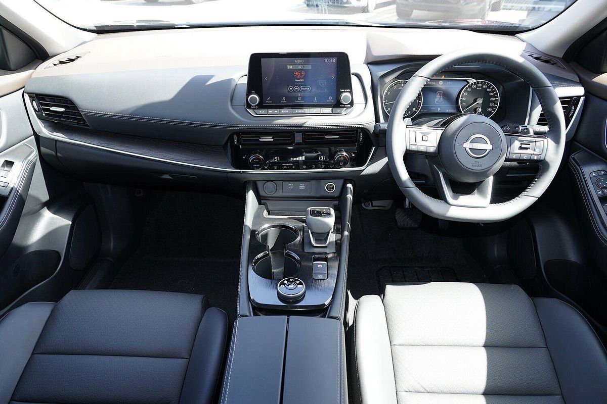 2024 Nissan X-TRAIL ST-L T33