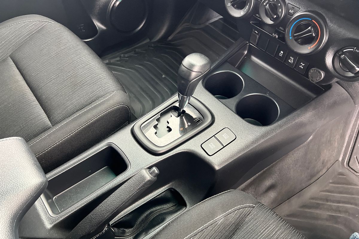 2020 Toyota Hilux SR GUN126R 4X4
