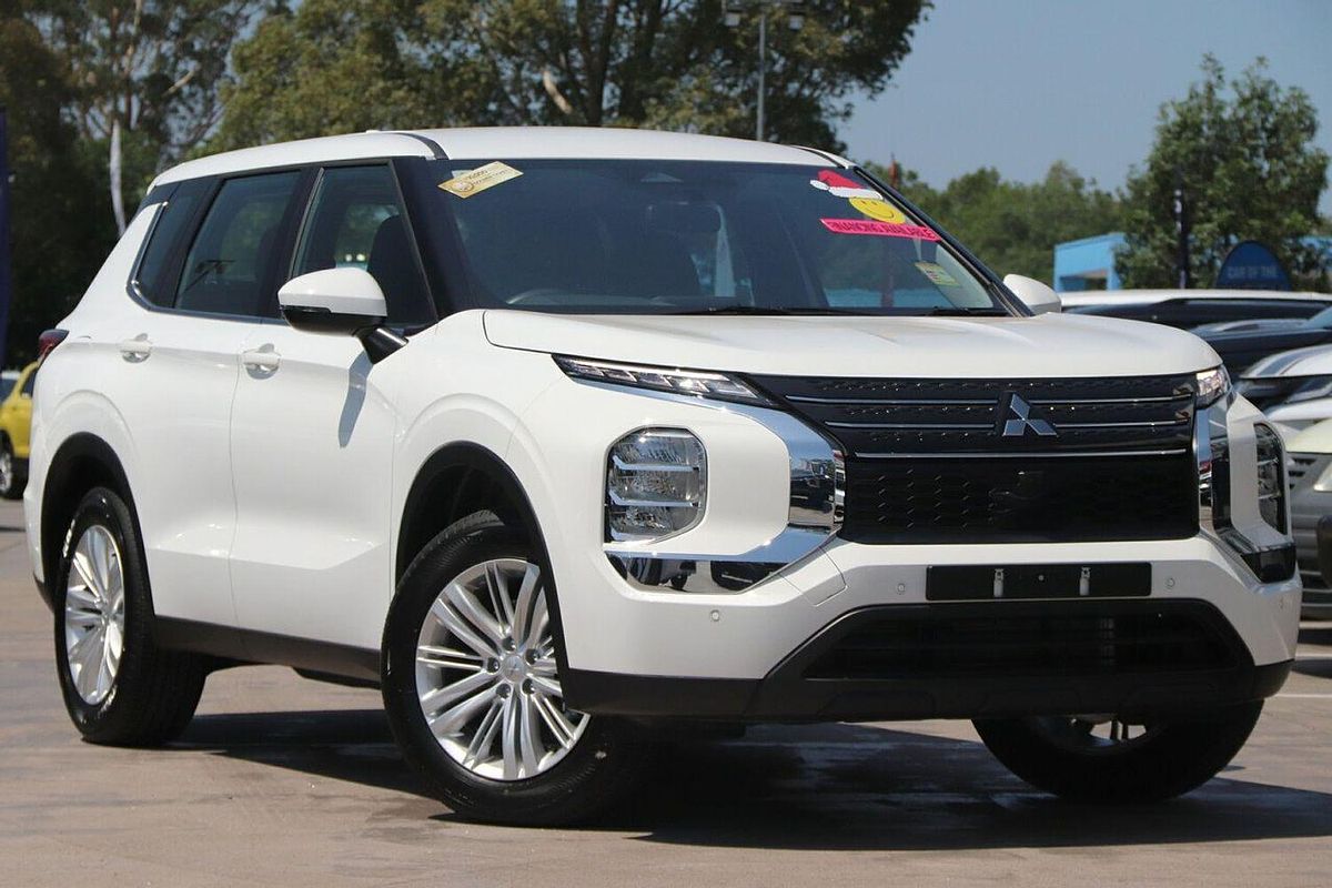 2024 Mitsubishi Outlander ES ZM