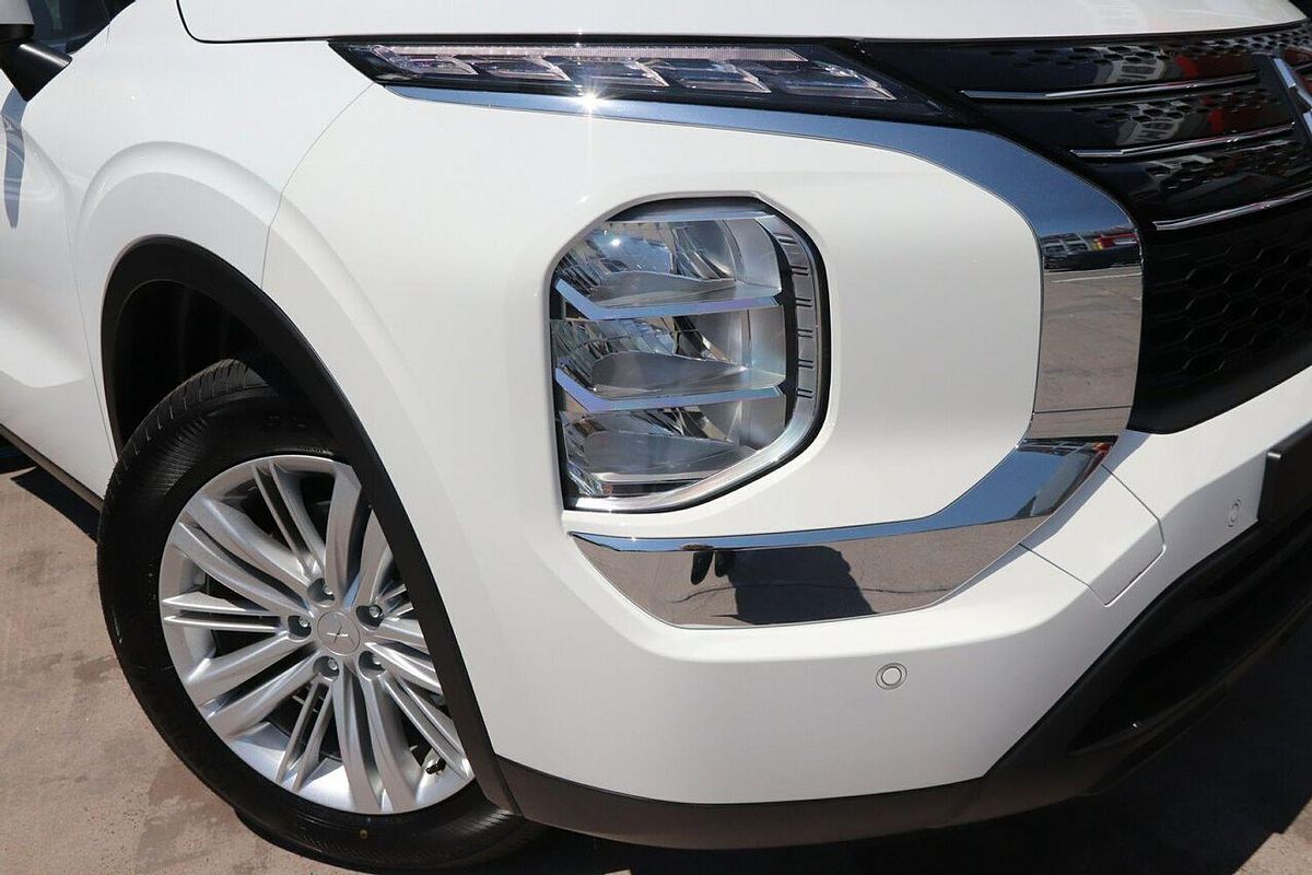 2024 Mitsubishi Outlander ES ZM