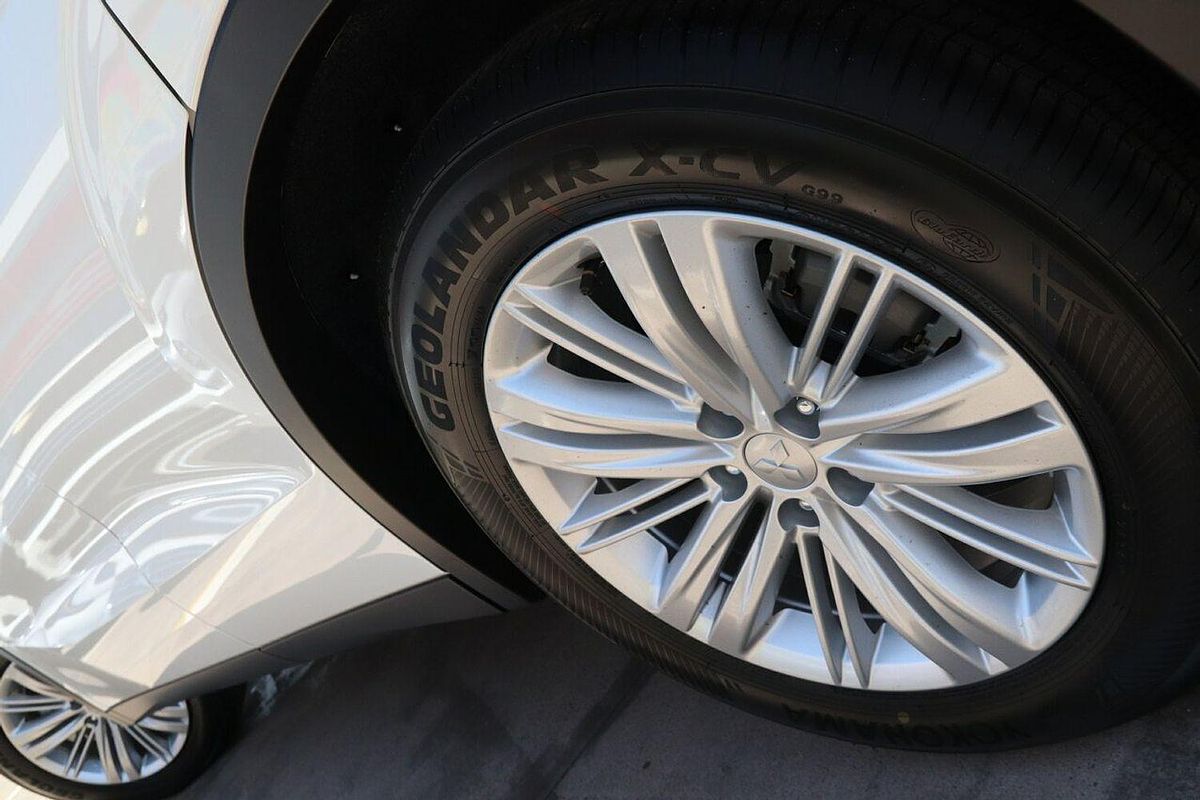 2024 Mitsubishi Outlander ES ZM