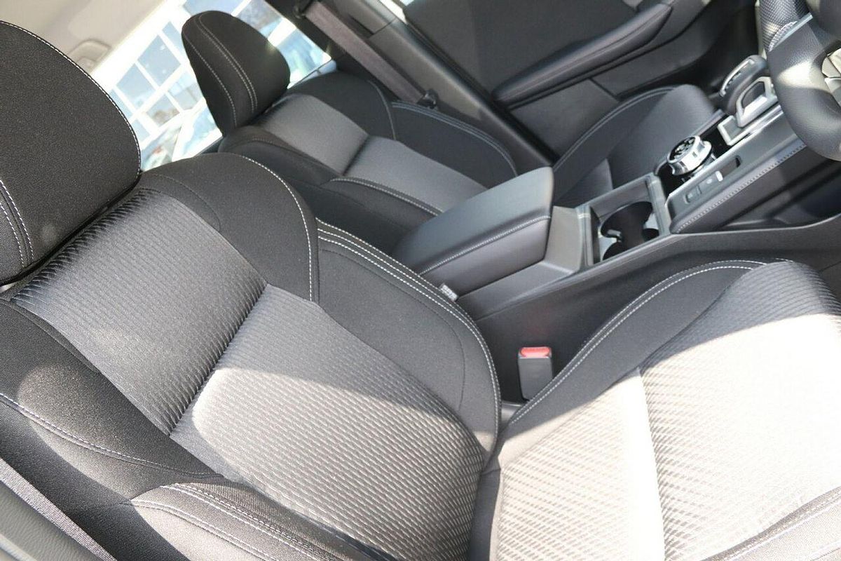 2024 Mitsubishi Outlander ES ZM