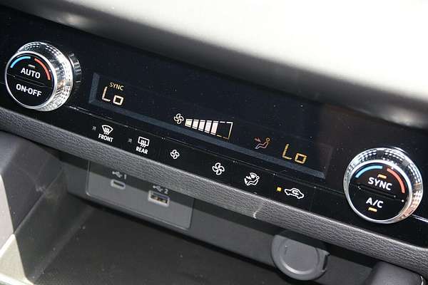 2024 Mitsubishi Outlander ES ZM