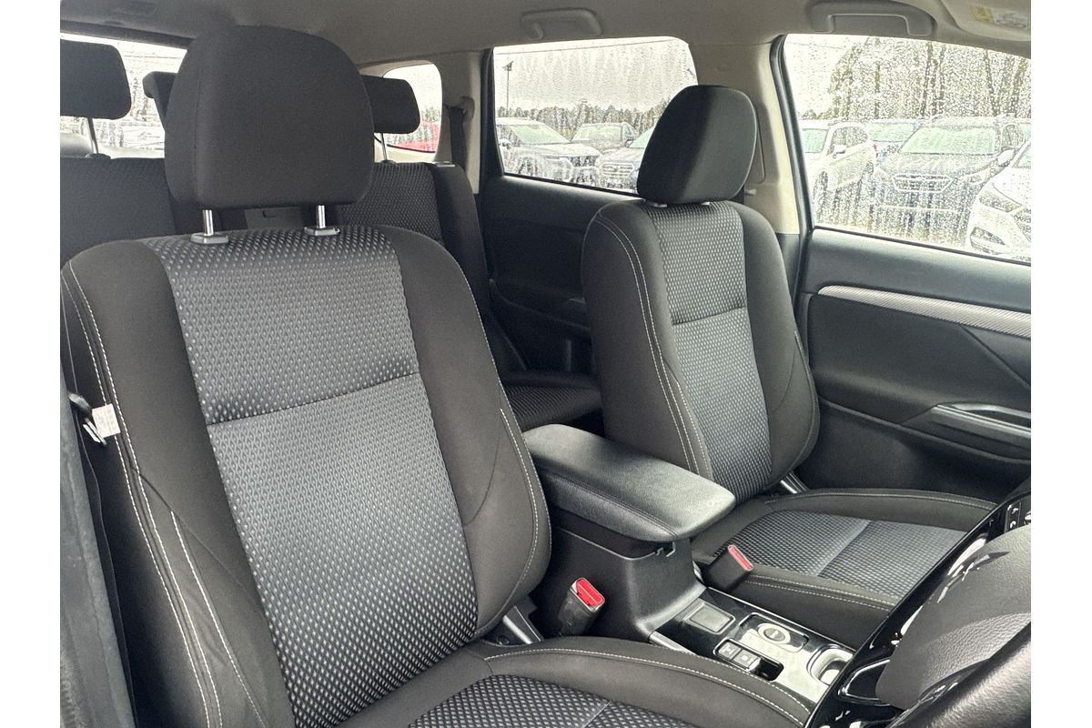 2016 Mitsubishi Outlander LS Safety Pack ZK