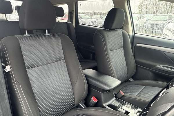 2016 Mitsubishi Outlander LS Safety Pack ZK