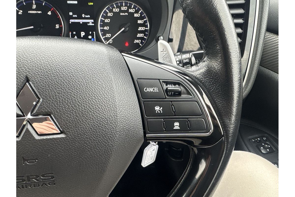 2016 Mitsubishi Outlander LS Safety Pack ZK