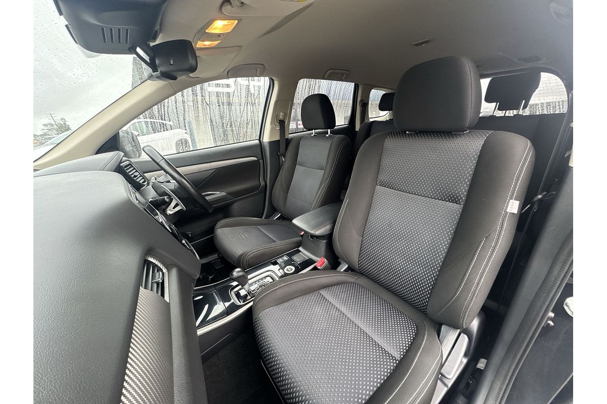 2016 Mitsubishi Outlander LS Safety Pack ZK