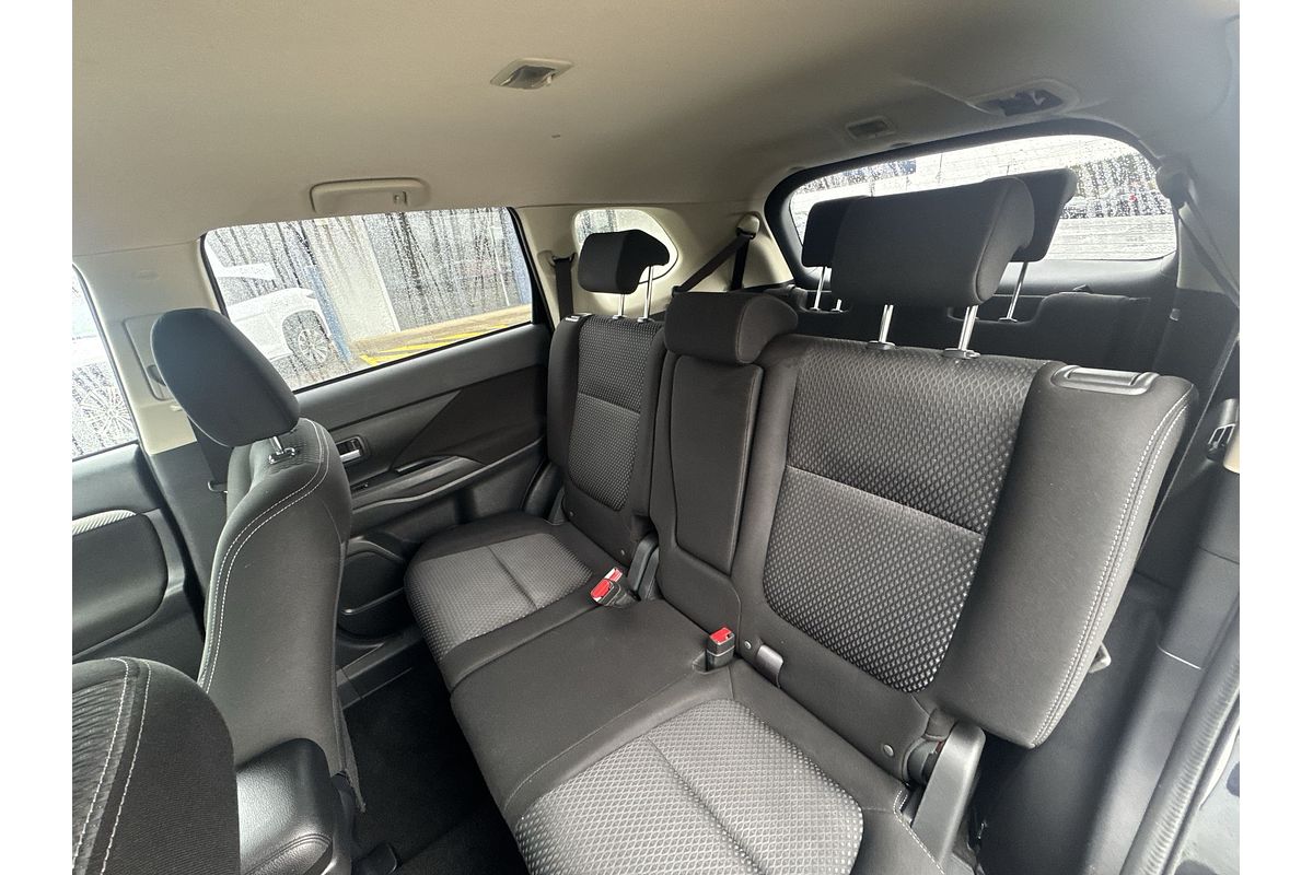 2016 Mitsubishi Outlander LS Safety Pack ZK
