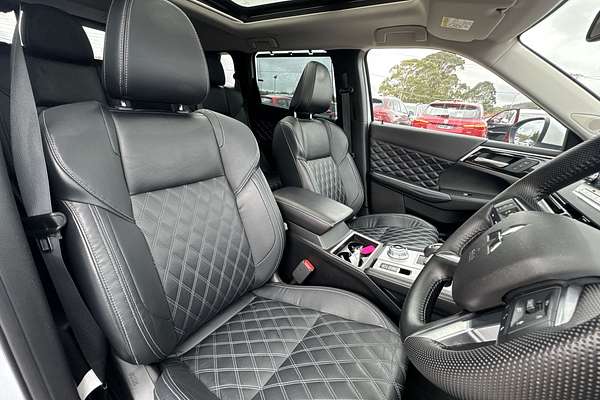 2022 Mitsubishi Outlander Exceed Tourer ZM