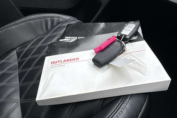 2022 Mitsubishi Outlander Exceed Tourer ZM