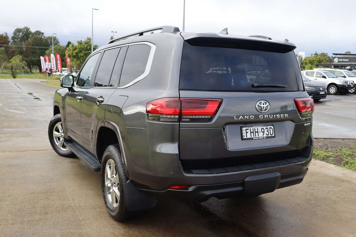 2024 Toyota Landcruiser Sahara FJA300R