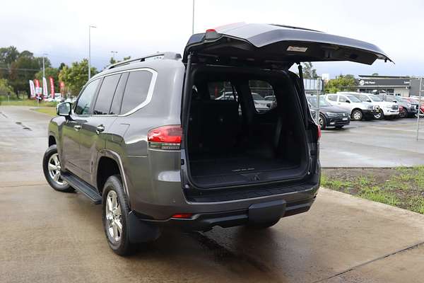 2024 Toyota Landcruiser Sahara FJA300R