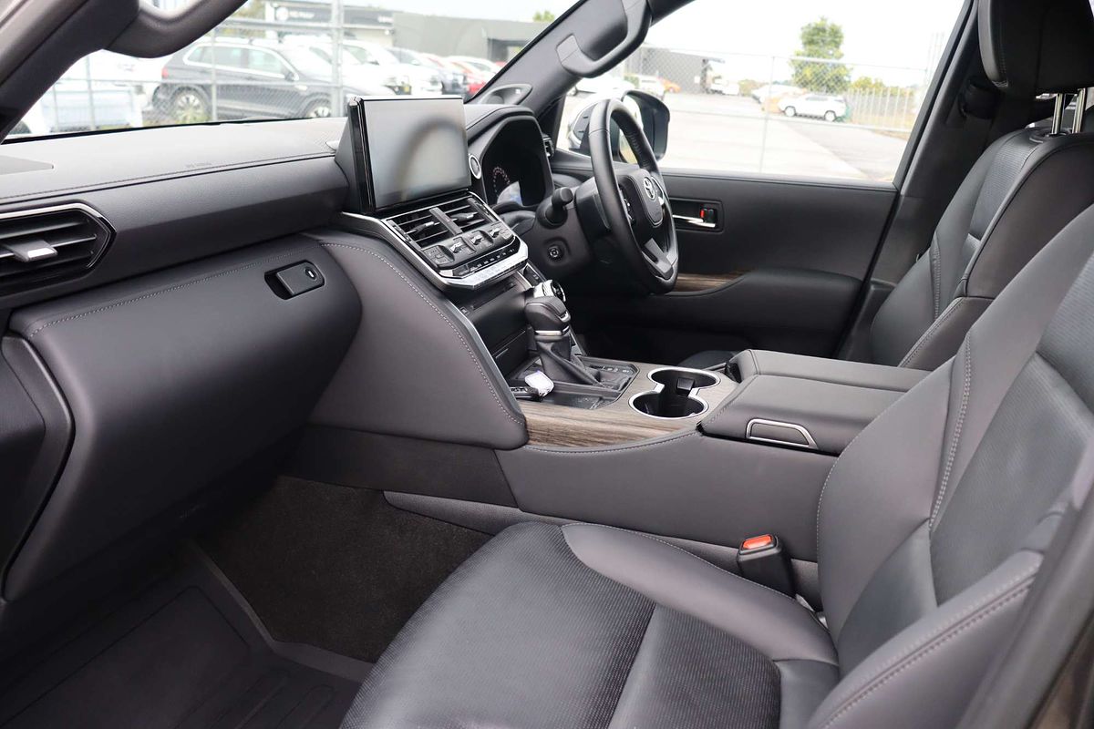 2024 Toyota Landcruiser Sahara FJA300R