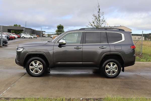 2024 Toyota Landcruiser Sahara FJA300R