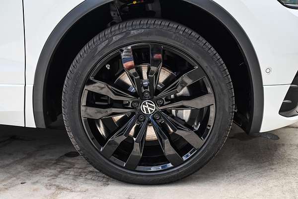 2024 Volkswagen Tiguan Wolfsburg Edition Allspace 5N