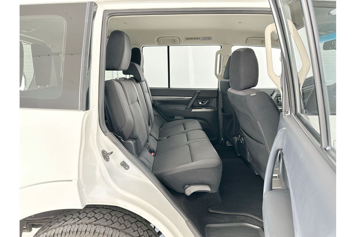 2020 Mitsubishi Pajero GLX NX