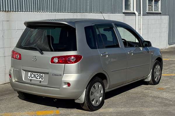 2005 Mazda DEMIO