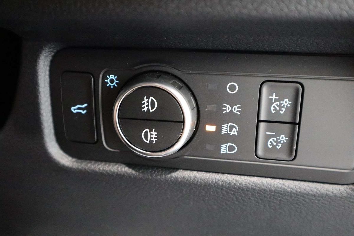 2022 Ford Everest Platinum