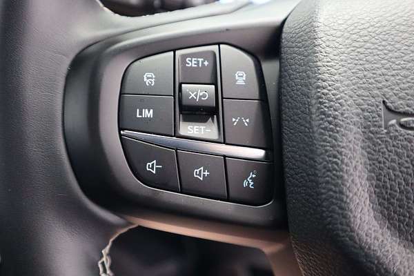 2022 Ford Everest Platinum