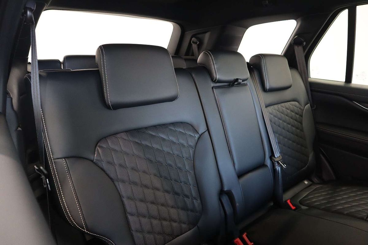 2022 Ford Everest Platinum
