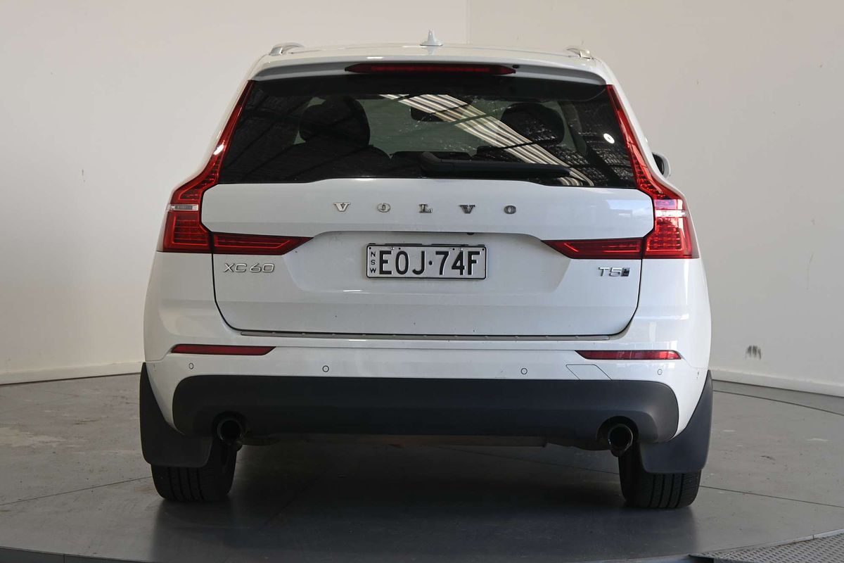 2021 Volvo XC60 T5 Momentum
