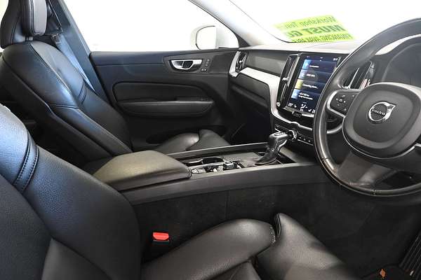 2021 Volvo XC60 T5 Momentum