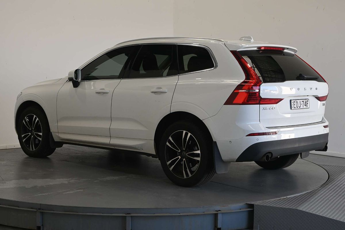2021 Volvo XC60 T5 Momentum