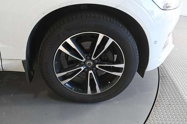 2021 Volvo XC60 T5 Momentum