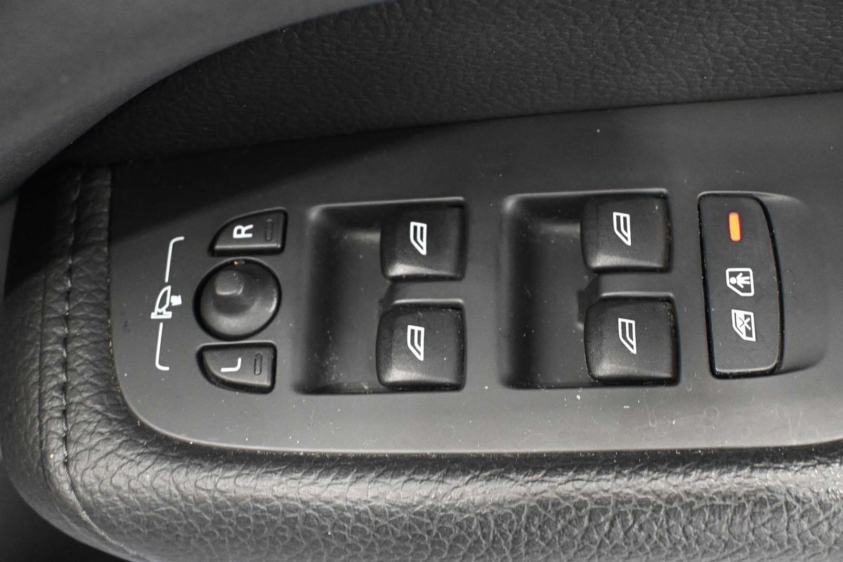 2021 Volvo XC60 T5 Momentum