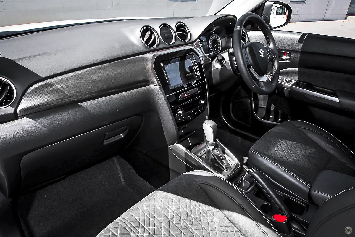 2023 Suzuki Vitara Turbo Shadow LY Series II